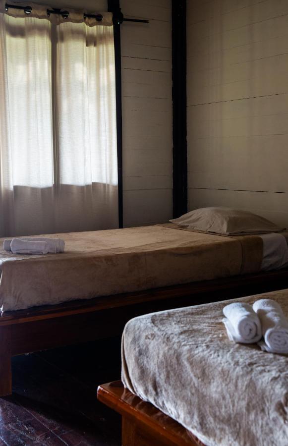 Krui The Ujung Bocur Bungalows מראה חיצוני תמונה